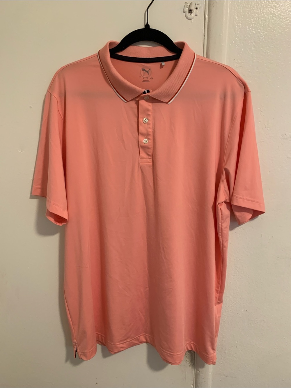 Men’s puma coral golf polo! Like new!